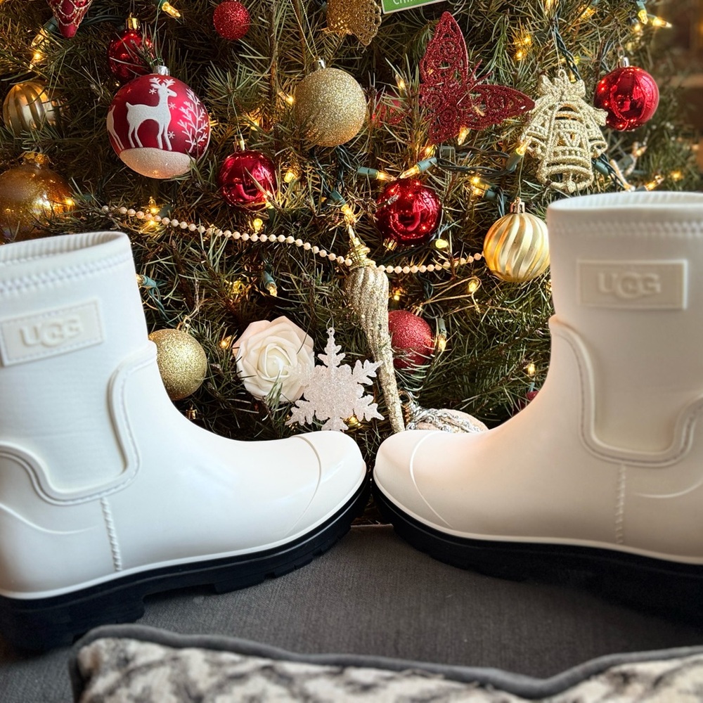 UGG women size 8 White Rain Boots never worn